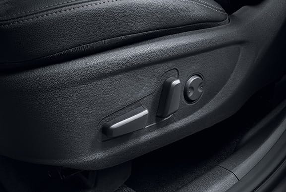 Hyundai Santa Fe Asientos eléctricos con ajuste lumbar.