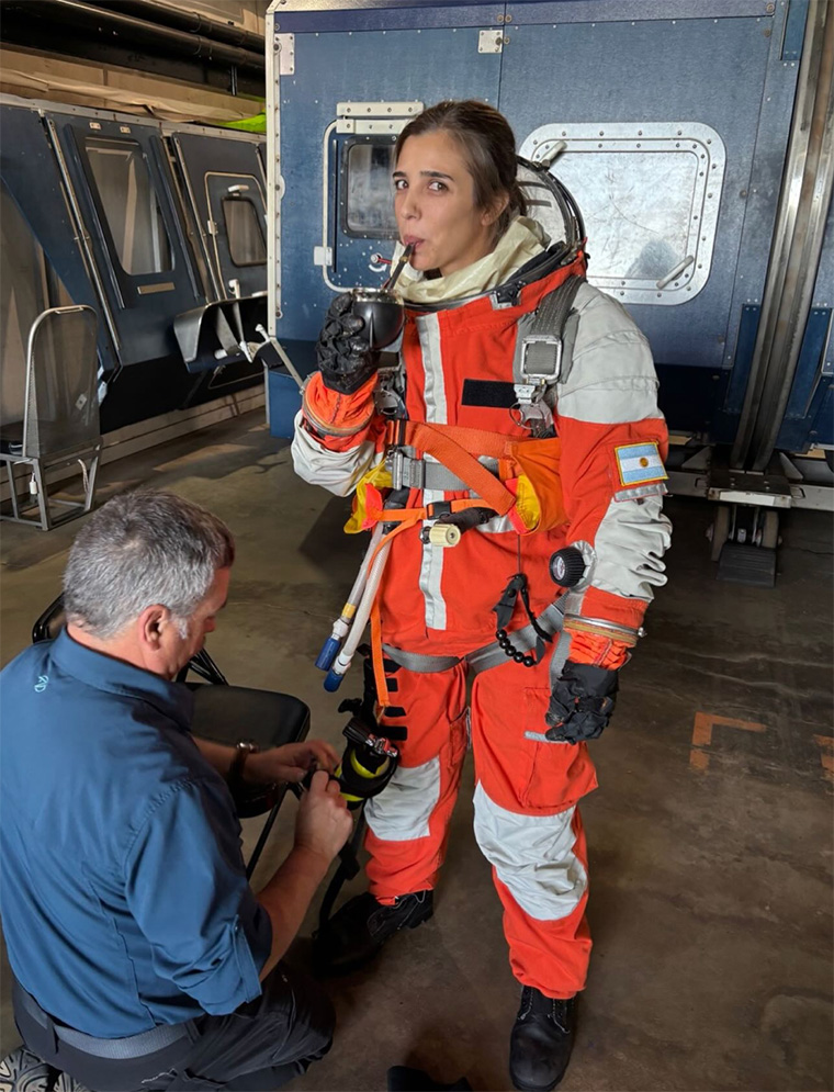 Y un día, Hyundai — foto 10