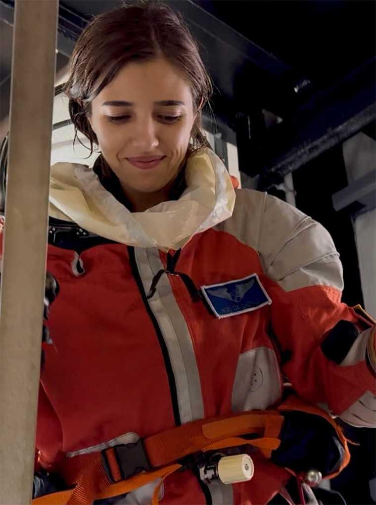 Y un día, Hyundai — foto 14