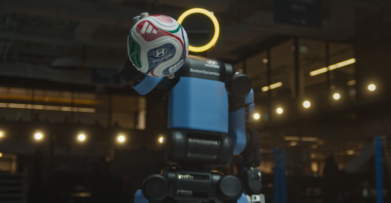 Hyundai Motor lanza la campaña “Escuela de Fútbol” junto a Atlas, el robot humanoide de Boston Dynamics, de cara a la Copa Mundial FIFA 2026™